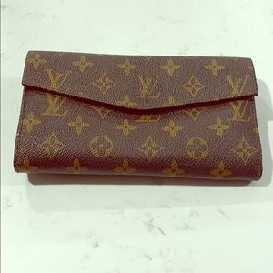 Vintage quality LV wallet w/ checkbook slot
